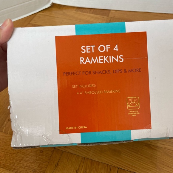 NIB 4 4 inch ramekins - Picture 2 of 4